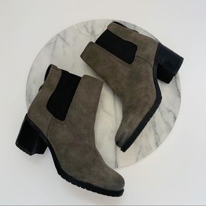 Sam Edelman “hanley” suede chelsea boots